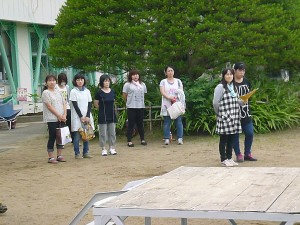 P1280489 環境・校外指導委員会の役員の進行\\